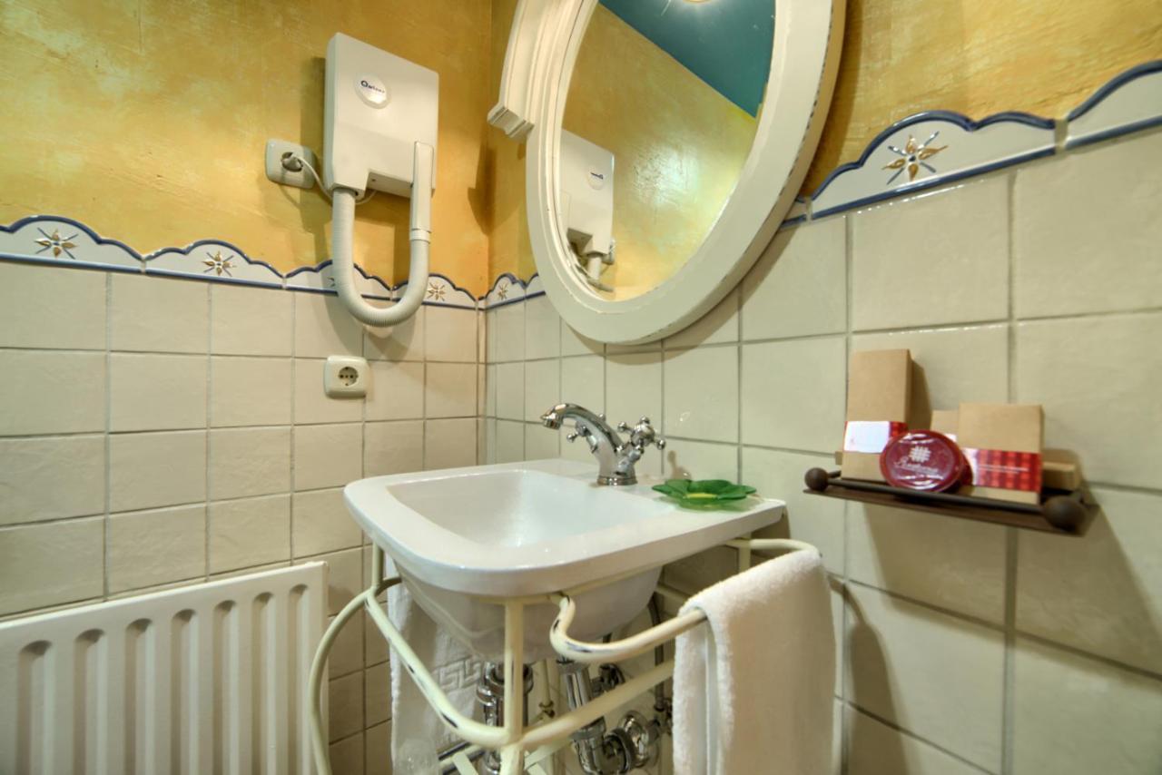 Hotel Rural El Almadiero Burgui ภายนอก รูปภาพ