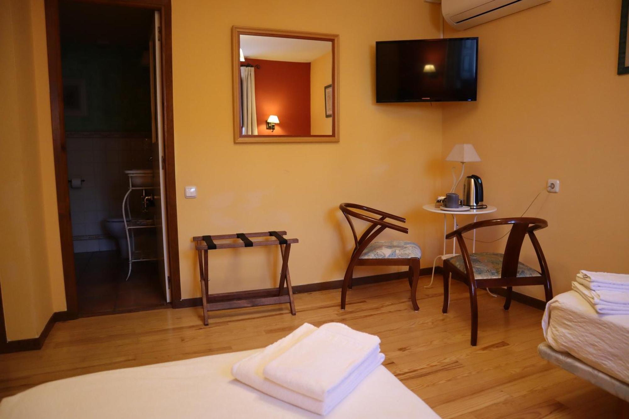 Hotel Rural El Almadiero Burgui ภายนอก รูปภาพ