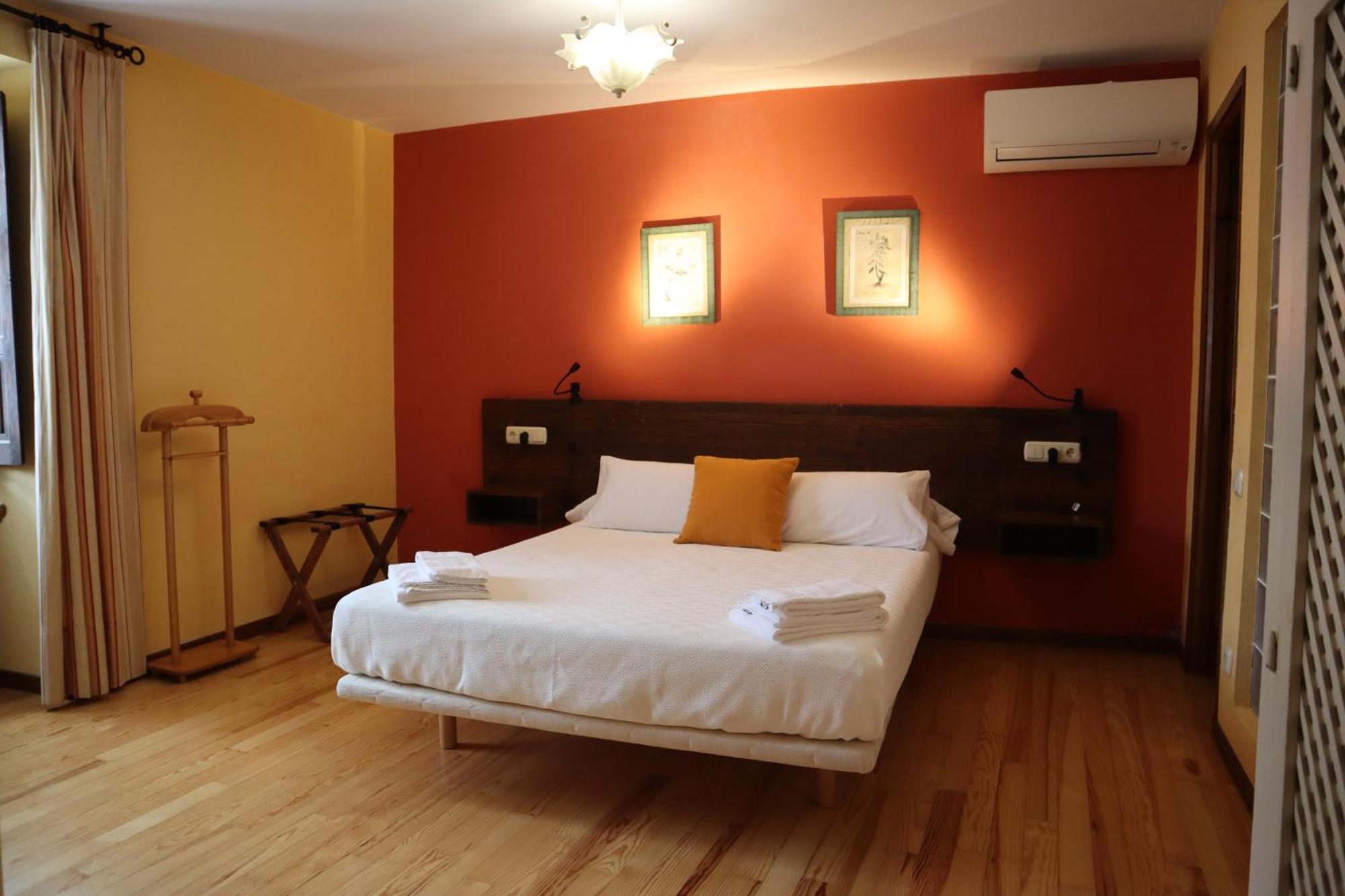 Hotel Rural El Almadiero Burgui ภายนอก รูปภาพ