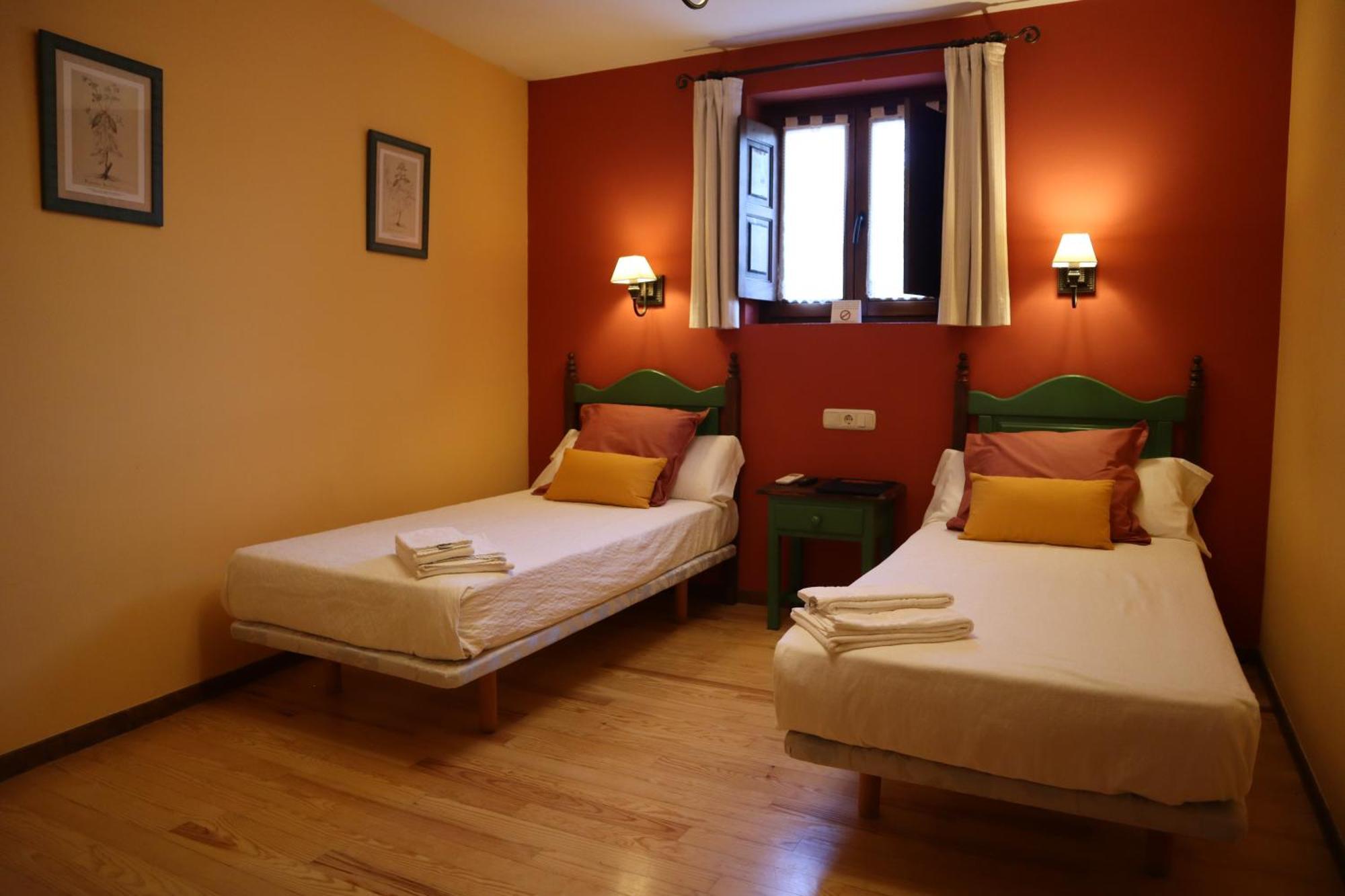 Hotel Rural El Almadiero Burgui ภายนอก รูปภาพ