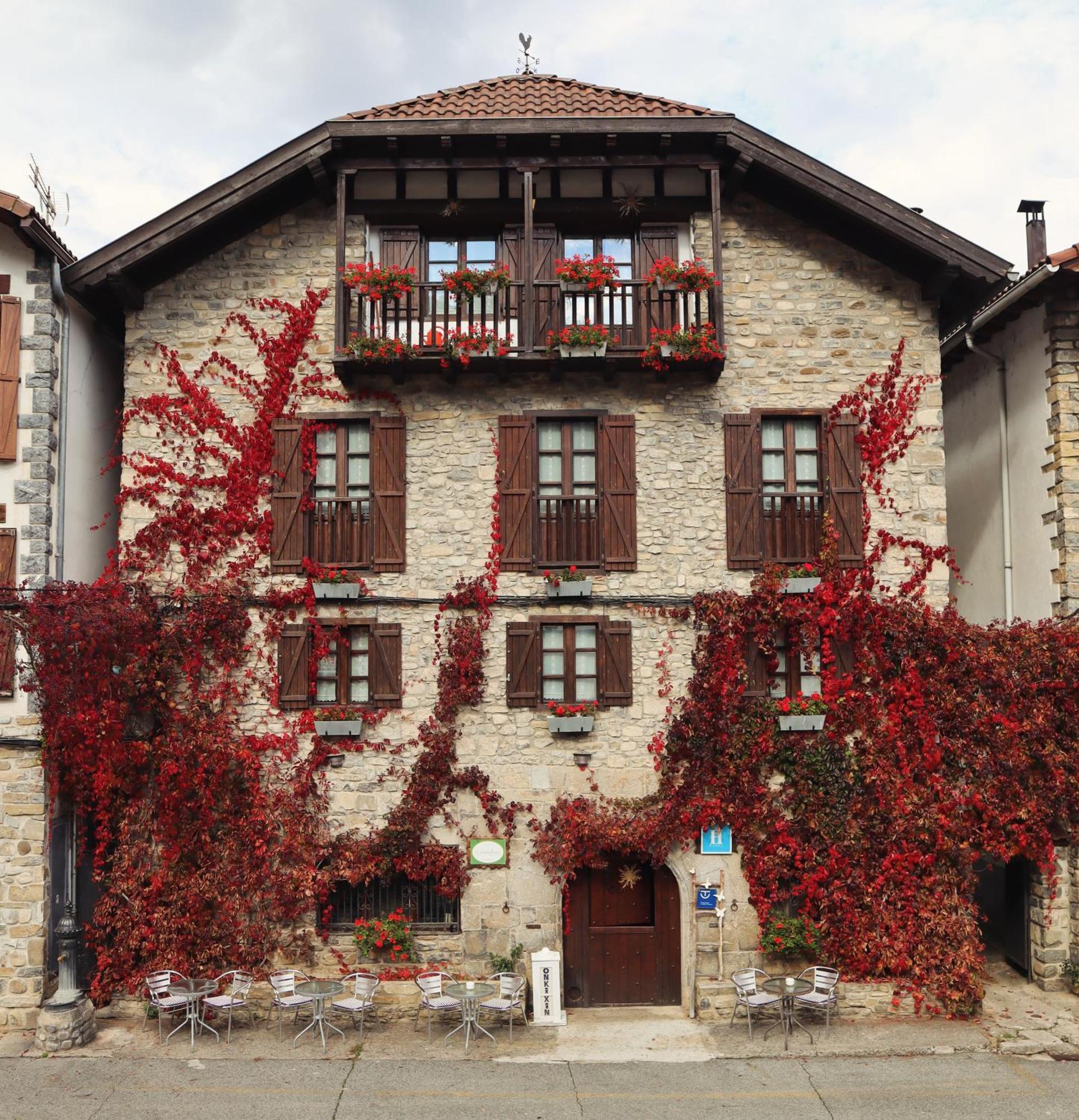 Hotel Rural El Almadiero Burgui ภายนอก รูปภาพ